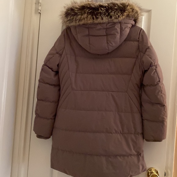 Land’s End Petite size 6-8 down taupe coat. - Picture 7 of 7